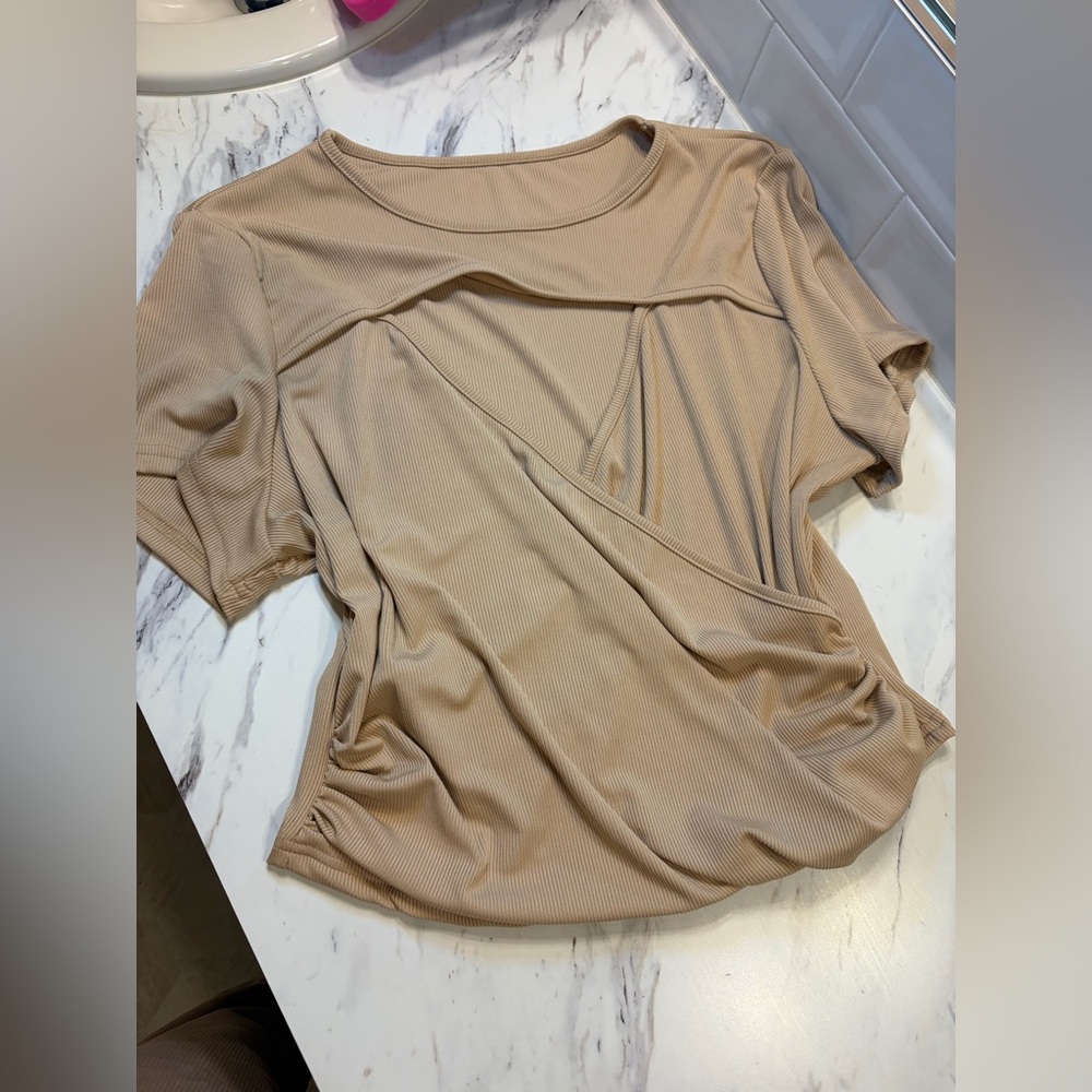 SHEIN Tan Short‎ Sleeve Top